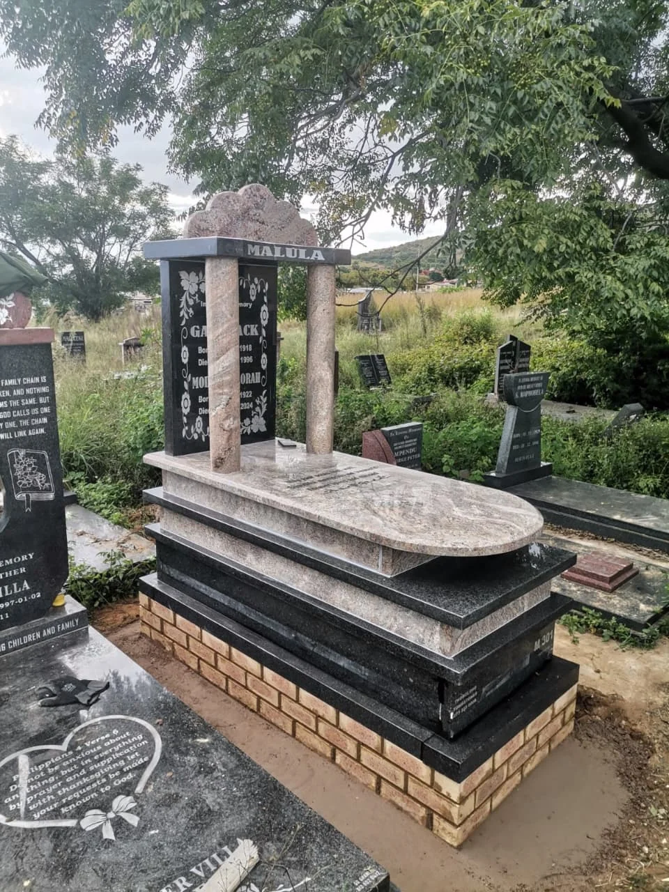 Custom memorial design with elegant and refined detailing